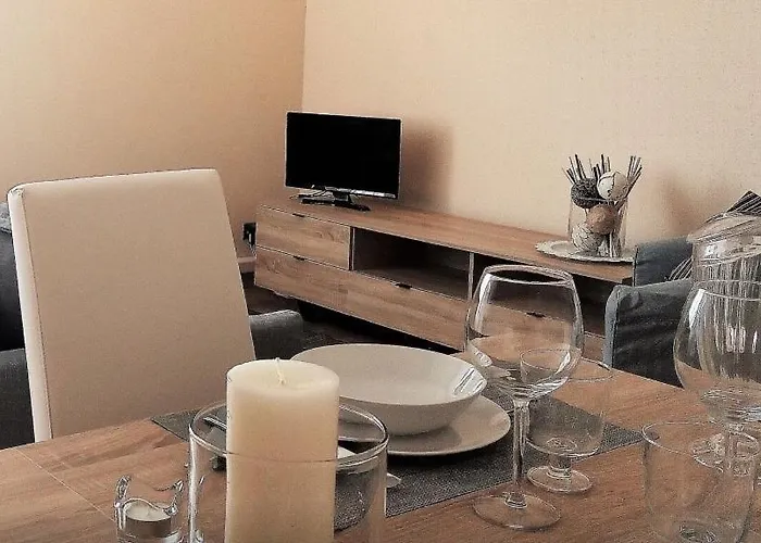 Lovely, Charming And Quiet Apartment In The Centre Air Conditioned And Free Private Garage